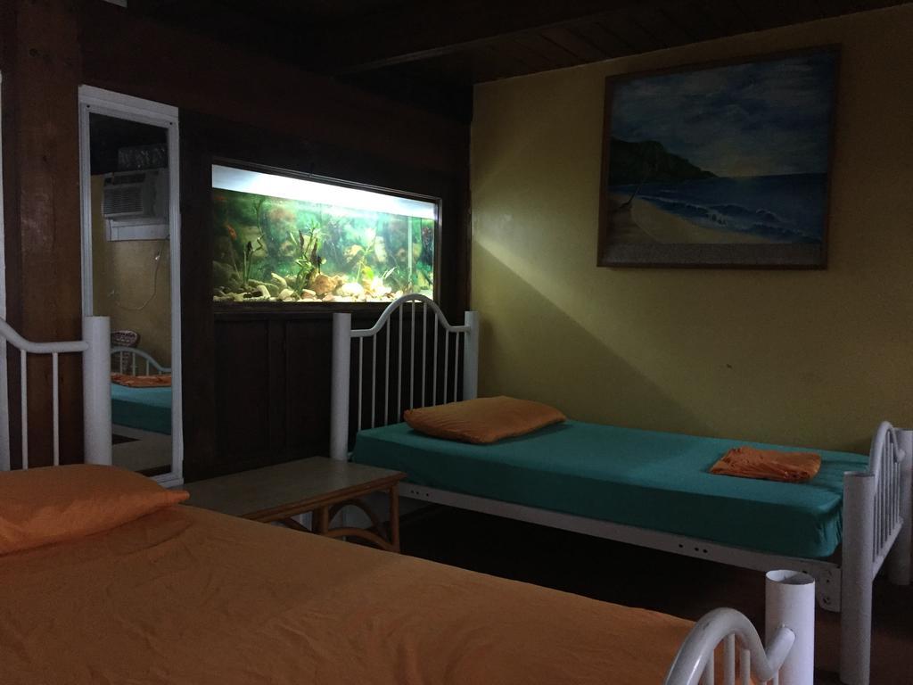 Dancing Tortugas Hotel Aguadilla Room photo